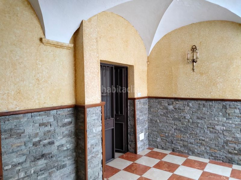 Foto f4356b6c-edd2-45a2-a21e-817757101949. Edificio in Trujillo