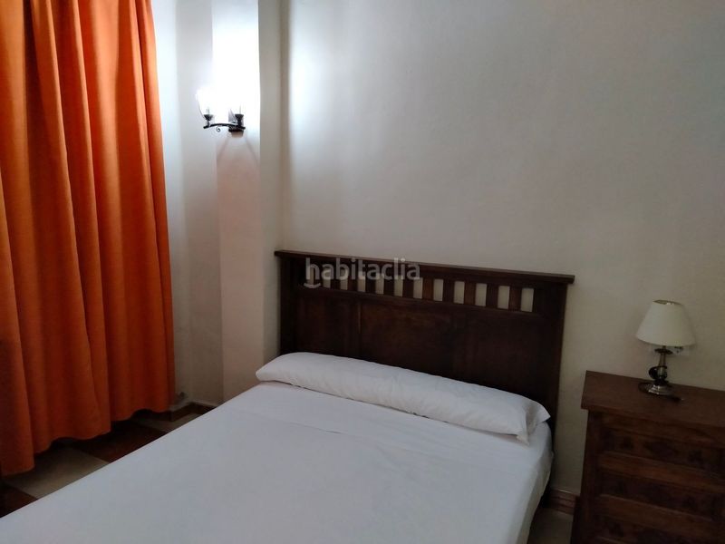 Foto 193b2878-ab45-4eb4-8734-8ebd87d5af54. Edificio en Trujillo
