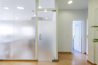Rent Office space  Calle velazquez. Oficina independiente en velázquez  40m2 con cocina  gastos incl