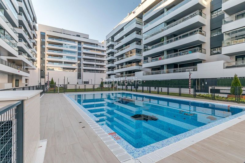 Foto 8c720190-0327-478d-b7d4-9d8cccc93f5f. Àtic amb aparcament piscina a Rivas Futura Rivas - Vaciamadrid