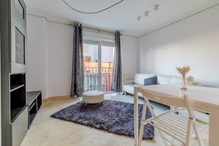 Miete Etagenwohnung  Calle aligustre. Espectacular piso exterior amueblado con garaje, piscina y gimna