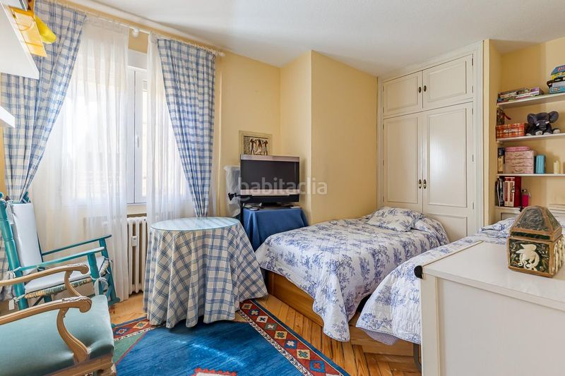 Foto 0906aa45-ac73-4cc3-a64e-e1a02b3bc62a. Pis amb aparcament a El Viso Madrid