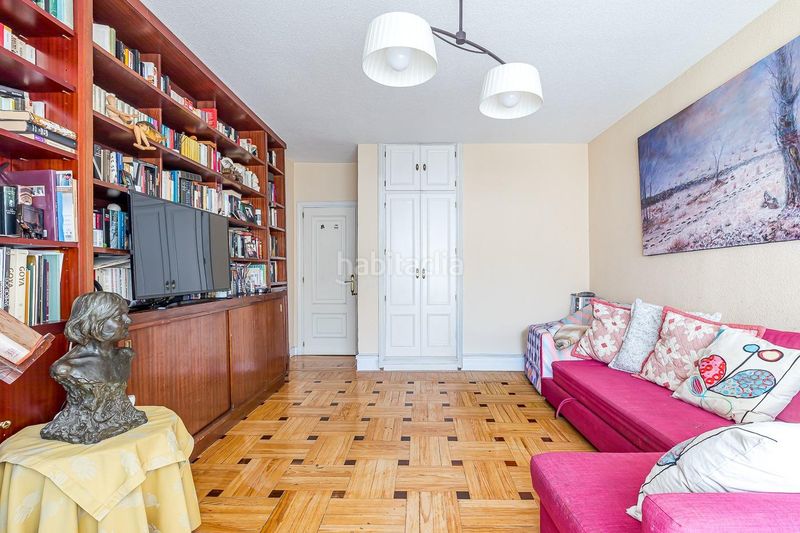 Foto 2da74d16-38ec-432f-b5df-224421dccc25. Pis amb aparcament a El Viso Madrid