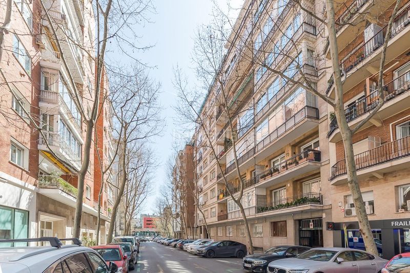 Foto 6c356bfb-ccdb-42e7-a53c-6bc082edcfde. Pis amb aparcament a El Viso Madrid