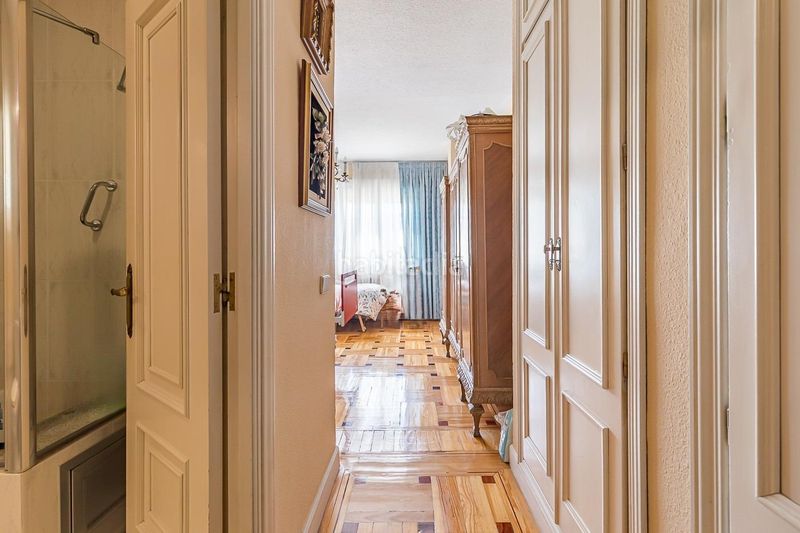 Foto 8d3147a9-d4ea-4f56-8b1c-79b69c93916d. Pis amb aparcament a El Viso Madrid