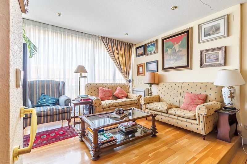 Foto 94803152-8af6-4d80-8f94-8efb217db55e. Pis amb aparcament a El Viso Madrid