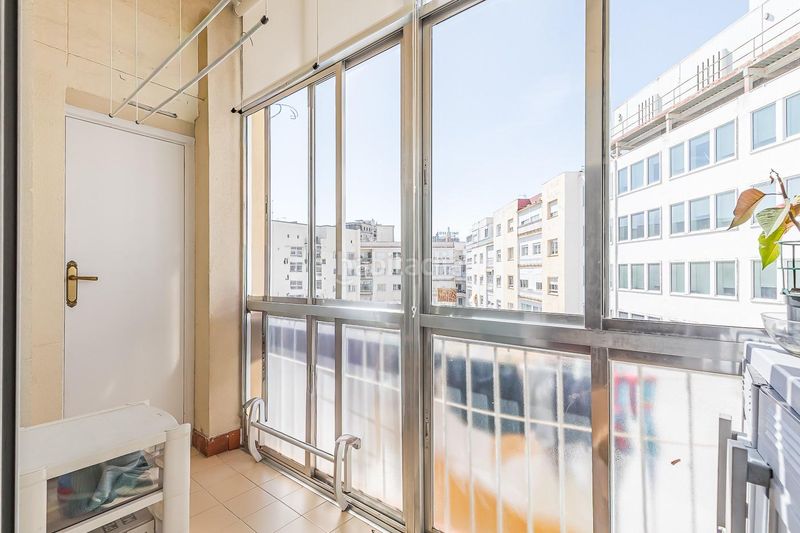 Foto a6dbff33-2653-4a5c-bb5e-907b28f54e43. Pis amb aparcament a El Viso Madrid