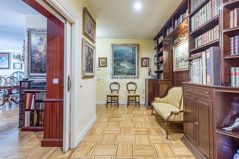 Foto b10ffd09-e266-4c4c-89cf-aad5290504cb. Pis amb aparcament a El Viso Madrid