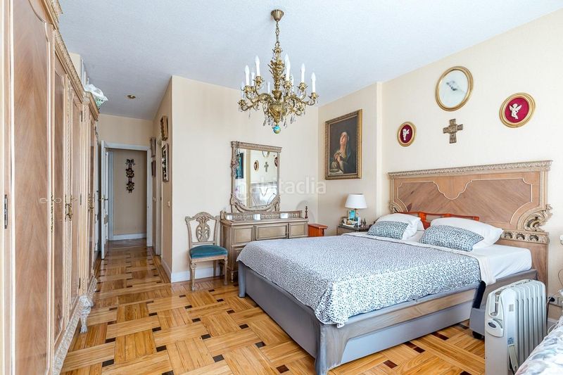 Foto c7c2105d-2dd2-4419-b646-7cceb8cb0281. Pis amb aparcament a El Viso Madrid