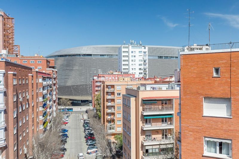 Foto cf57bebe-afca-4151-ae18-674a980864ce. Pis amb aparcament a El Viso Madrid