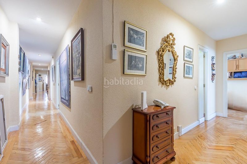 Foto d2c53a64-2e9f-4f7d-aa07-76bbb6e8ca08. Pis amb aparcament a El Viso Madrid