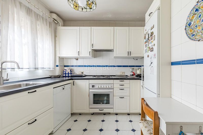 Foto e9446338-2242-4eb4-ae17-c2bebf21ebd7. Pis amb aparcament a El Viso Madrid