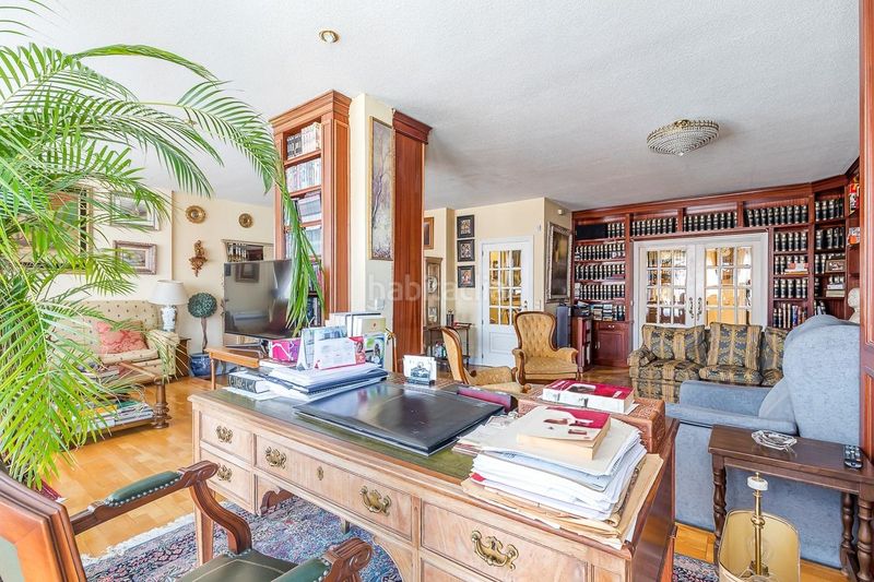 Foto fa402274-a5bf-4805-9653-eccde9b9a18c. Pis amb aparcament a El Viso Madrid