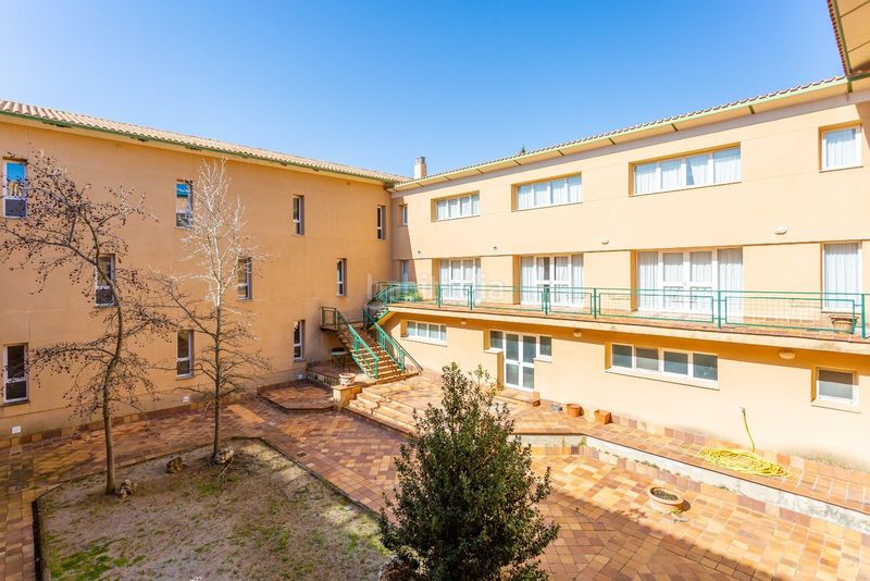Foto 05a6d6bc-19b4-4128-aa77-317b5a929cd8. Affitto edificio in Yesa