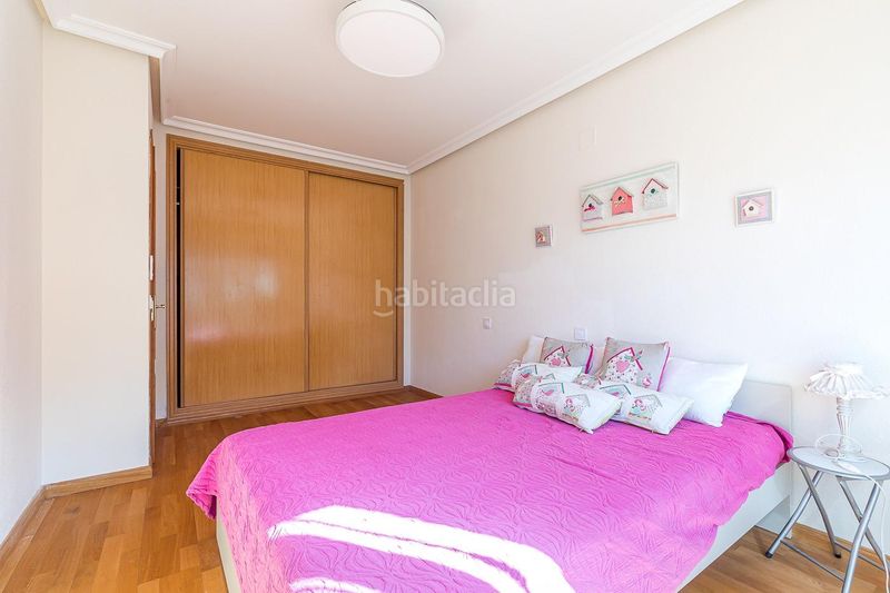 Foto 52196fbc-bd0f-42b5-aaa7-6f310add81a9. Casa aparellada amb calefacció aparcament piscina a Loeches