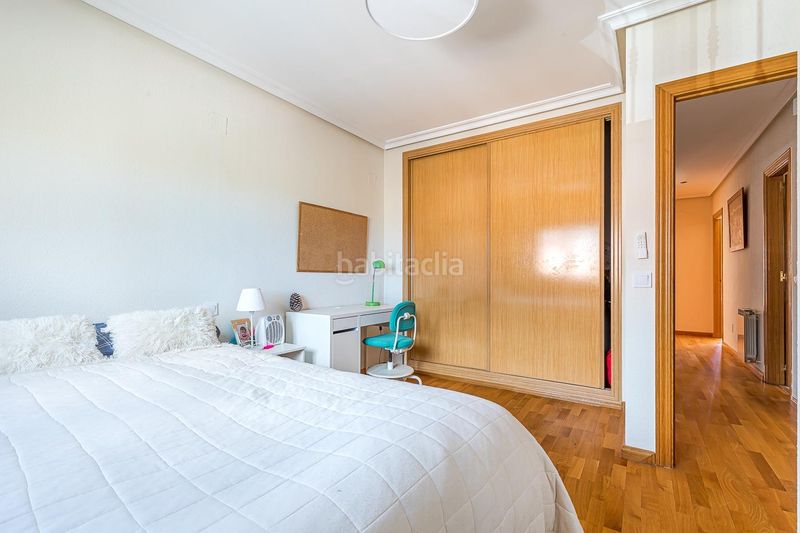 Foto 703d30ab-f03d-42e6-a724-e5d0abaff456. Casa aparellada amb calefacció aparcament piscina a Loeches
