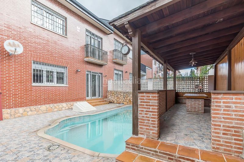 Foto 98a7d6dd-5ff7-4a0d-8b66-c025cbcf5e82. Casa aparellada amb calefacció aparcament piscina a Loeches