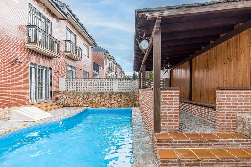 Foto cbf51464-2978-465b-b8b3-7dcebe4ac157. Casa aparellada amb calefacció aparcament piscina a Loeches