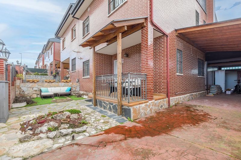 Foto d2a93081-7a15-4fa0-98e1-098ebd30b66b. Casa aparellada amb calefacció aparcament piscina a Loeches