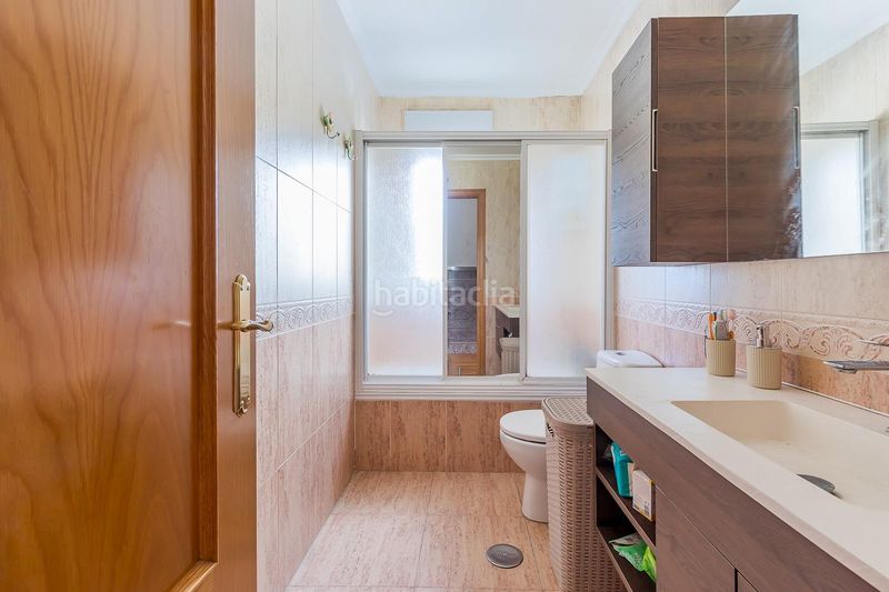 Foto dd16cc55-eedd-45dd-b54d-3a61164c0473. Casa aparellada amb calefacció aparcament piscina a Loeches