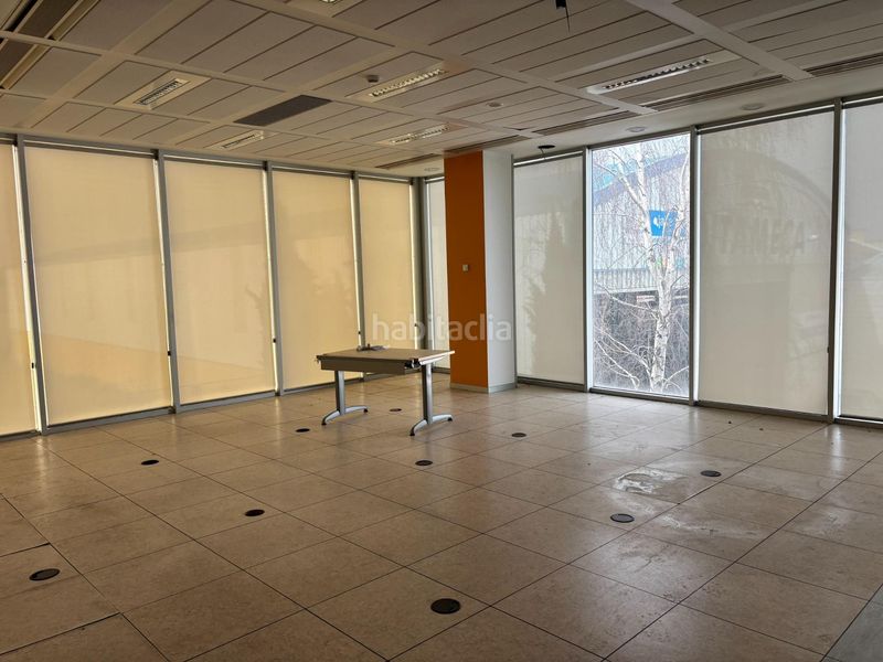 Foto 359353a9-f4b8-4fa2-8a76-994d60bfbffb. Edificio en Trobajo del camino