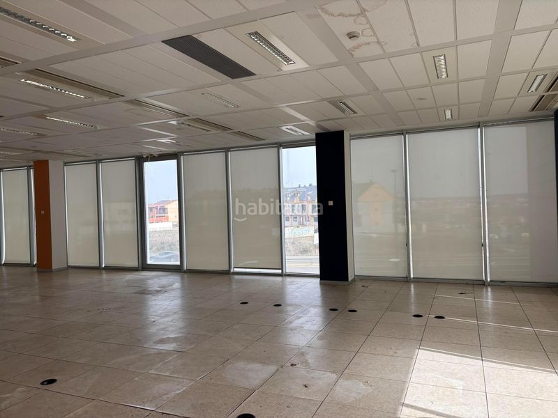 Foto 532322cb-93b3-4440-80a1-b5809aa9205d. Edificio en Trobajo del camino