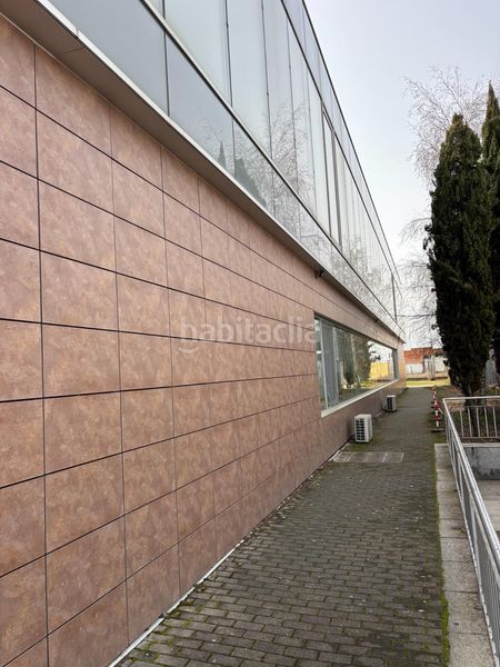 Foto b1185017-b62b-4270-962f-da76b9dcdd89. Edificio en Trobajo del camino