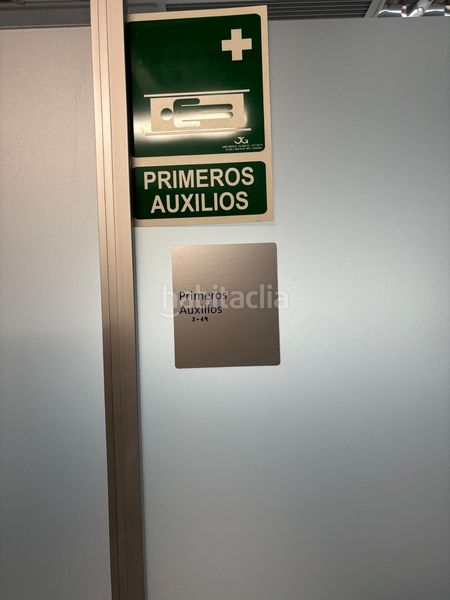 Foto e4dedf9a-44b4-488e-a1e1-4fa7e369afb3. Edificio en Trobajo del camino