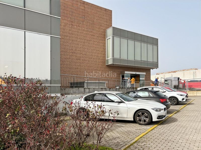 Foto 809834c5-b98f-42a2-a1cb-387ab6e3896c. Edifici a Trobajo del camino