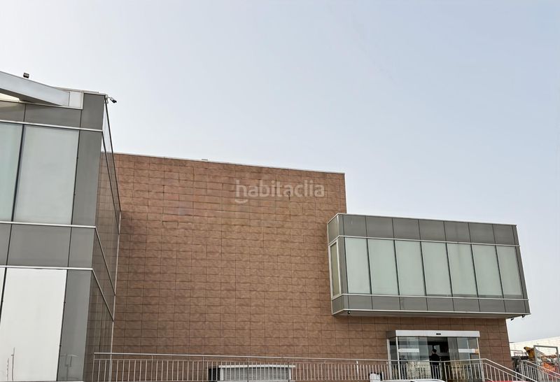 Foto f27dbb01-ec3e-4b70-a3ef-f6bc75538c90. Edifici a Trobajo del camino