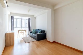 Rent Studio in Calle de ruiz palacios 35. Magnifico estudio luminoso con cocina independiente.
