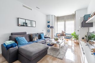 Rent Flat  Calle juan sanchez. Piso en alquiler en urbanización de lujo