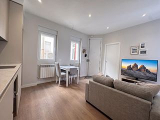 Etagenwohnung  Calle calle francisco navacerrada. Piso reformado en excelente ubicación por 300,000