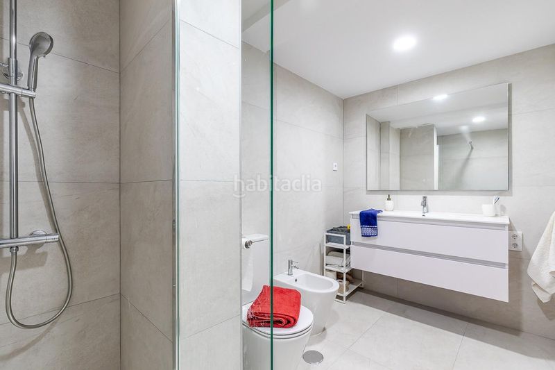 Foto e5f346cb-9b37-4110-bccf-162ca616839c. Flat with heating in Fuente del Berro Madrid