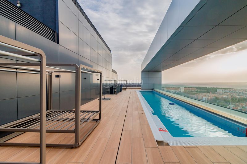 Foto 2aecbb48-cbc1-403a-9956-72310d6e565b. Apartament amb calefacció aparcament piscina a Valdeacederas Madrid