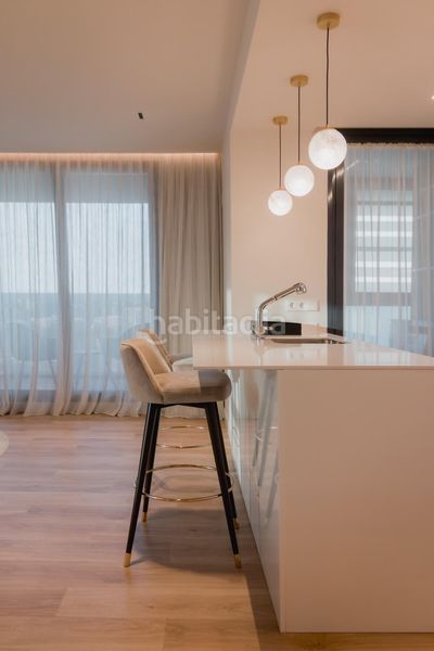 Foto 38926178-bd03-43ab-a341-be29abb76f1c. Apartament amb calefacció aparcament piscina a Valdeacederas Madrid