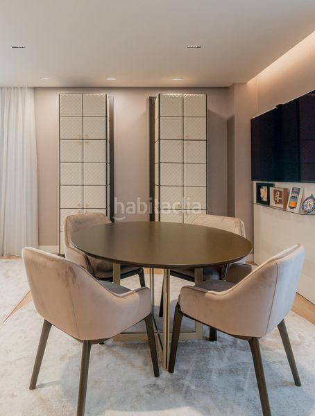 Foto 5889561b-7596-4cc7-83ee-c8b9dc21a1d4. Apartament amb calefacció aparcament piscina a Valdeacederas Madrid