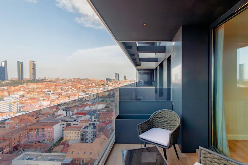 Foto 58e24c75-b319-4ab9-bd92-82c476c62ae8. Apartament amb calefacció aparcament piscina a Valdeacederas Madrid