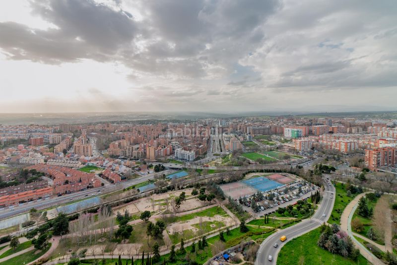 Foto 5c7df103-1923-4513-b5e0-5ebffdaaec49. Apartament amb calefacció aparcament piscina a Valdeacederas Madrid