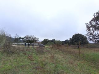 Terreno residenziale  62 avenida de portugal #planta baja. Parcela 5860m2 urbana segregado para 25 chalet  zona comercial