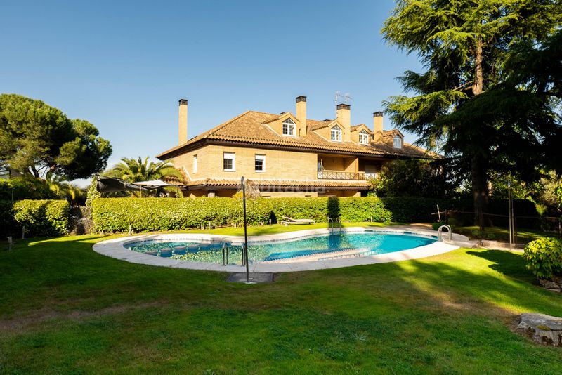 Foto f9ea7848-fc5f-4305-855a-f3db9ae0e29a. Xalet amb calefacció aparcament piscina a Las Matas-Peñascales Rozas de Madrid (Las)