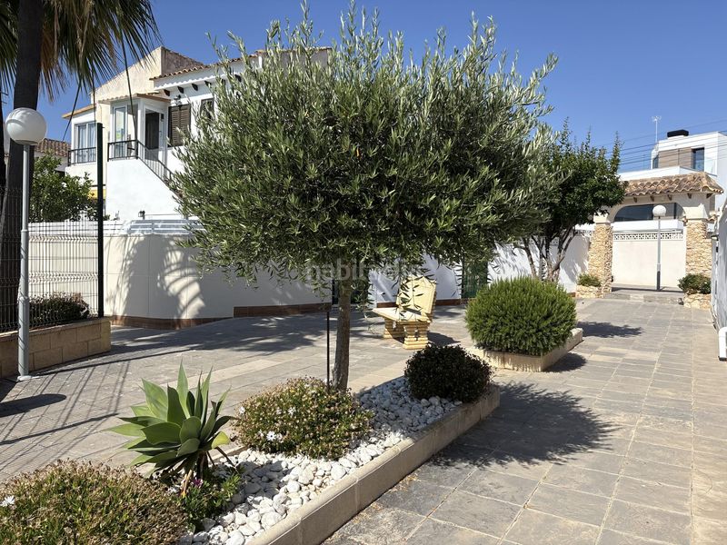 Foto 8850d9ee-cca3-467f-a54d-207fce457a40. Apartament amb piscina a Aguas Nuevas Torrevieja