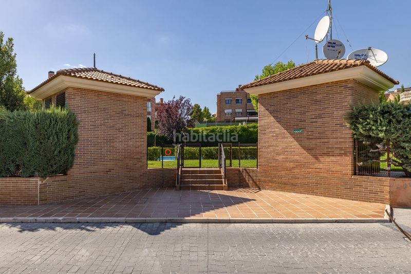 Foto b7cf966d-165c-4989-9d28-204c93b4b22a. Casa adossada amb calefacció aparcament piscina a Madrid