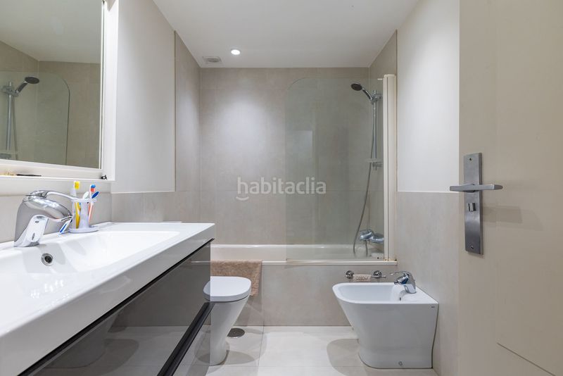 Foto d83ed73d-4617-4ff9-a60f-a275066097a2. Casa adossada amb calefacció aparcament piscina a Madrid