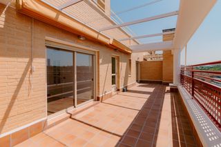 Lloguer Àtic  4 calle del monasterio de montesclaros #planta 5. Precioso ático con terraza en el corazón de montecarmelo
