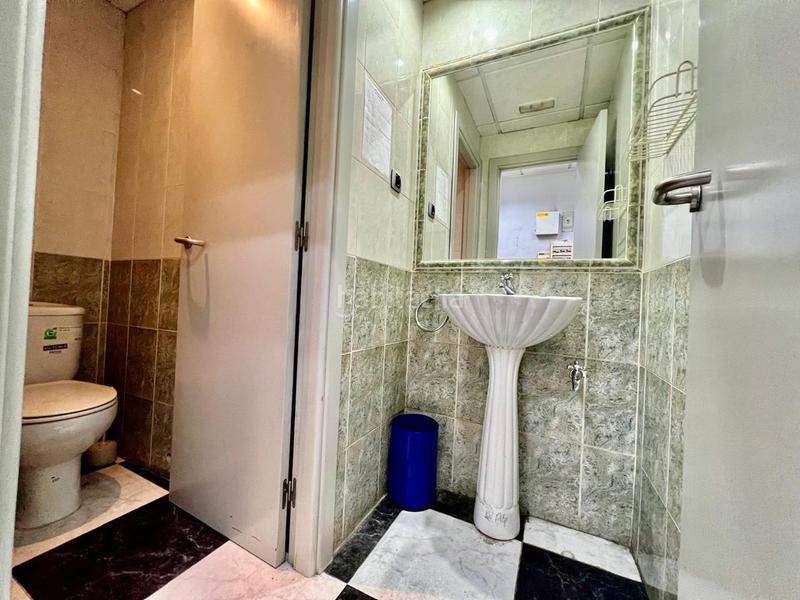 Foto a8c16e7f-aa24-460b-b85a-5e87061cc13a. Local comercial a Gaztambide Madrid