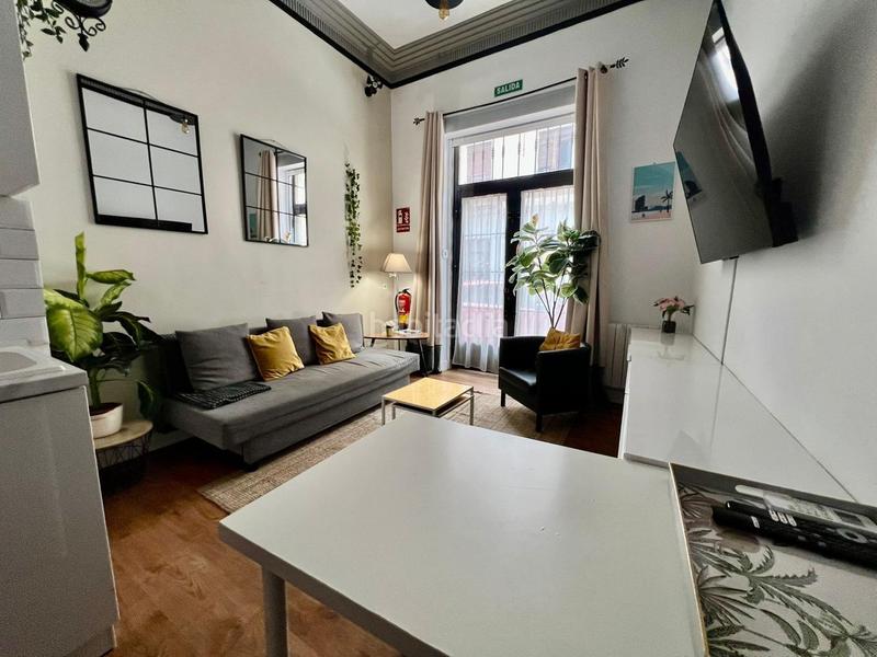 Foto abb6d096-7532-4835-9916-f6423e2b7d66. Planta baja piso en venta en calle del castillo, en Madrid