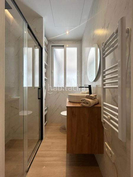 Foto a11fe1ff-76a0-4148-a628-874120609795. Planta baixa a Gaztambide Madrid
