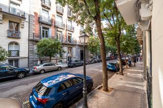 Pis  Calle del general arrando. Piso en almagro de 110 m2