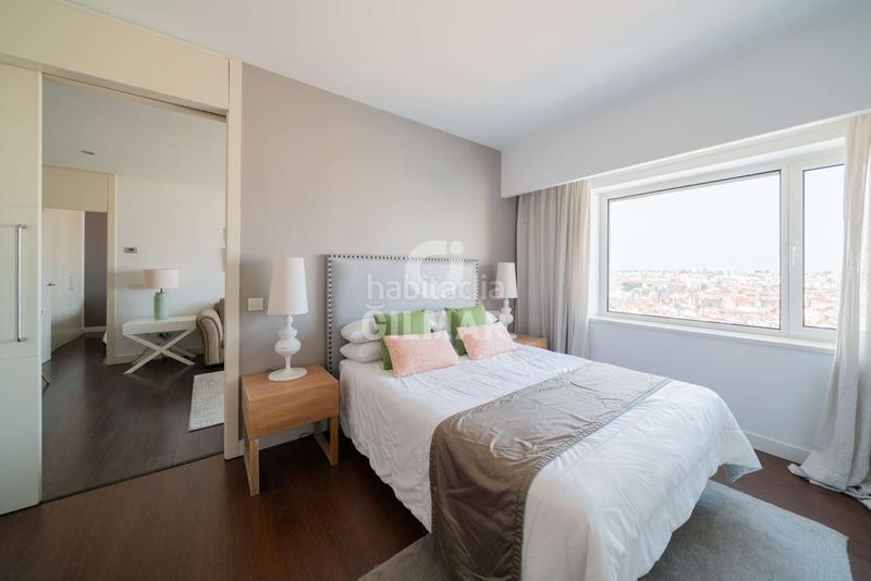 Foto d2adb9c5-2bd5-46f3-9c45-205badd1b585. Pis amb calefacció piscina a Recoletos Madrid